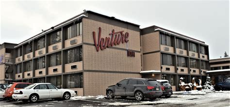 Venture inn - Located in Saskatoon, Venture Inn Hotel is near the airport, within a 5-minute walk of Ramada Golf Dome and Karttrak Go-Karts. This motel is 1.4 mi (2.2 km) from University of Saskatchewan and 4.7 mi (7.6 km) from SaskTel Centre. 
